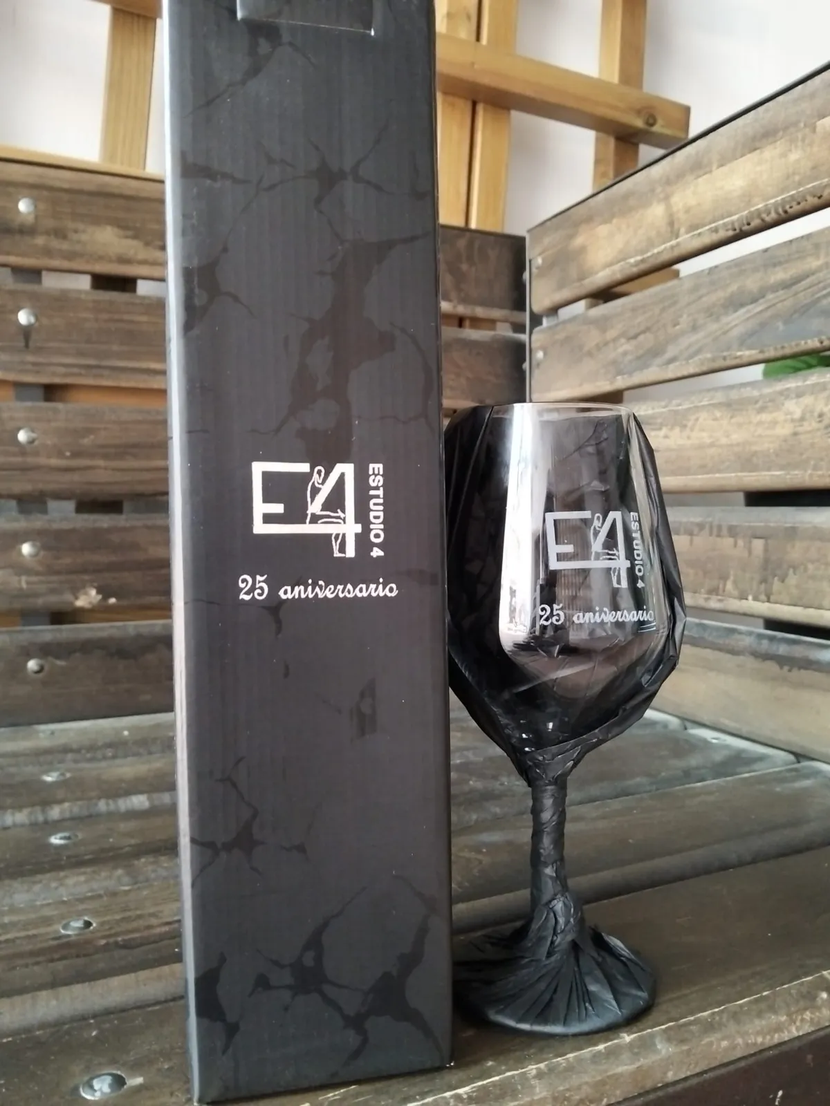 Grabado Laser Cristal Copa Vino Estudio 4 25 Aniversario