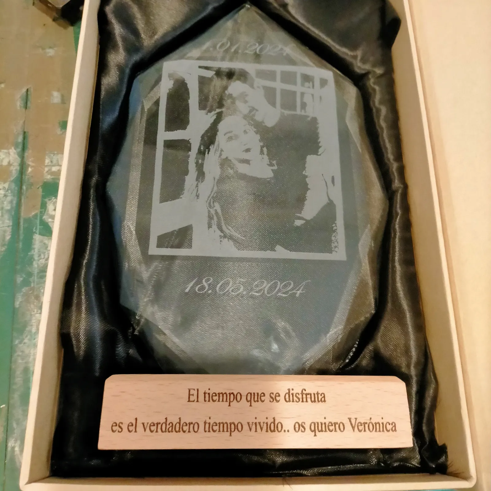 Grabado Laser Cristal Trofeo Foto Veronica Frase