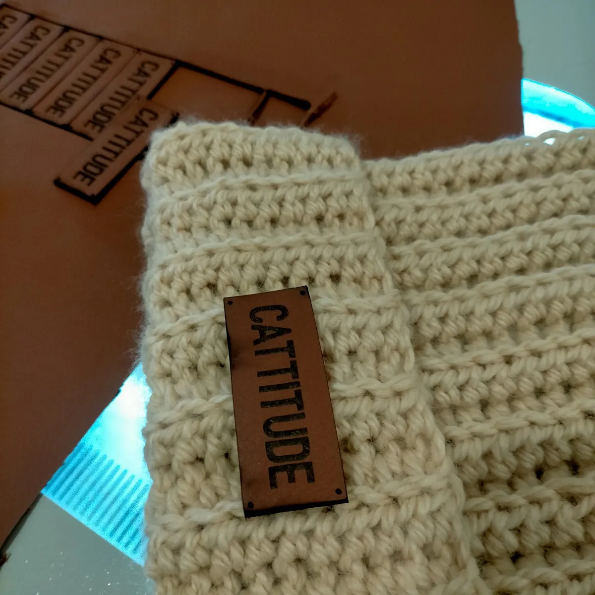 Grabado Laser Cuero Etiqueta Personalizada Cattitude