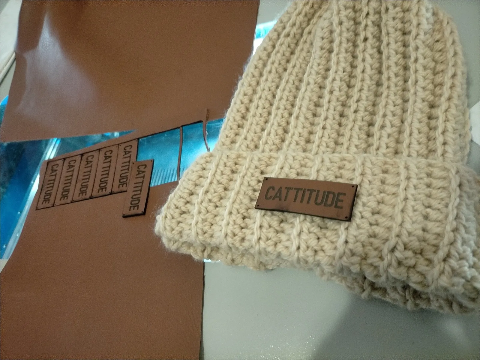 Grabado Laser Cuero Parche Personalizado Gorro Cattitude