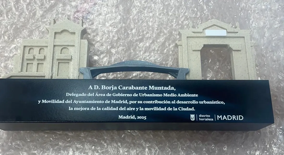 Grabado Laser Madera Monumento Ayuntamiento Madrid Borja Carabante