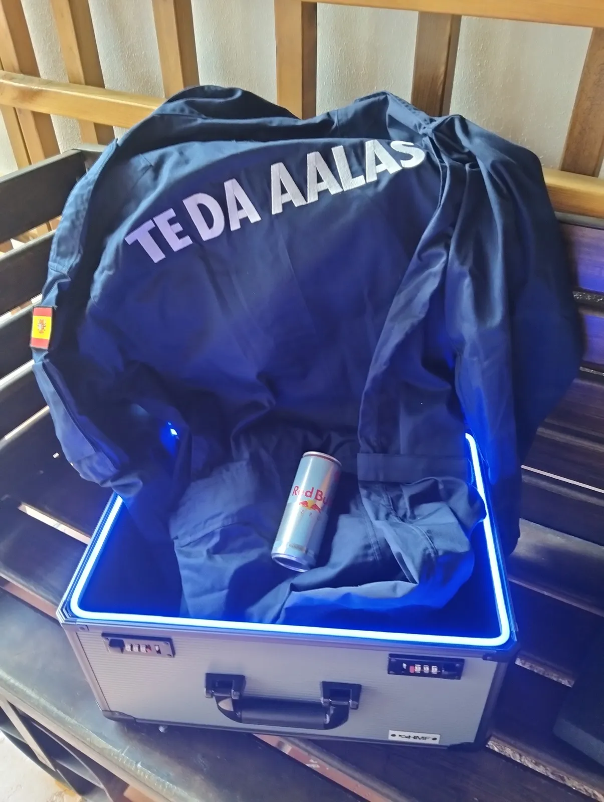 Grabado Laser Mono Vuelo Militar Te Da Alas Red Bull